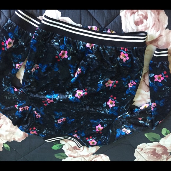 Velvet jacket - Picture 4 of 4